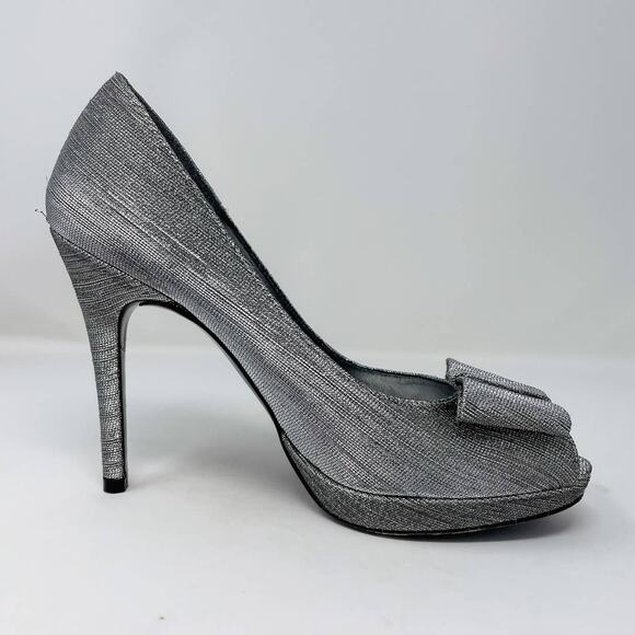 Stuart Weitzman silver pewter Bowright peep toe bow platform pumps size 8 - Picture 9 of 16